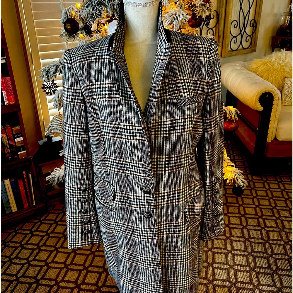 Veronica Beard gorgeous Glen plaid riding length blazer.  Size 10
